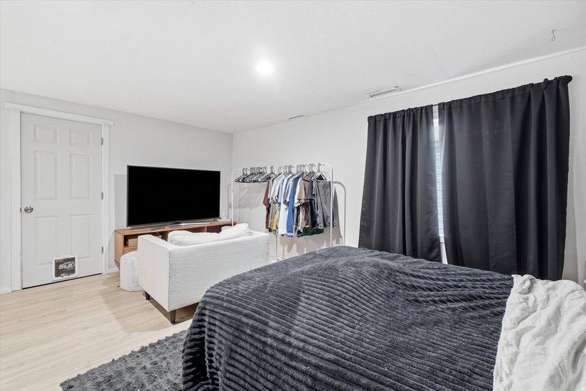 Don't miss this beautiful 3-bedroom, 2.5-bathroom townhome - photo 22