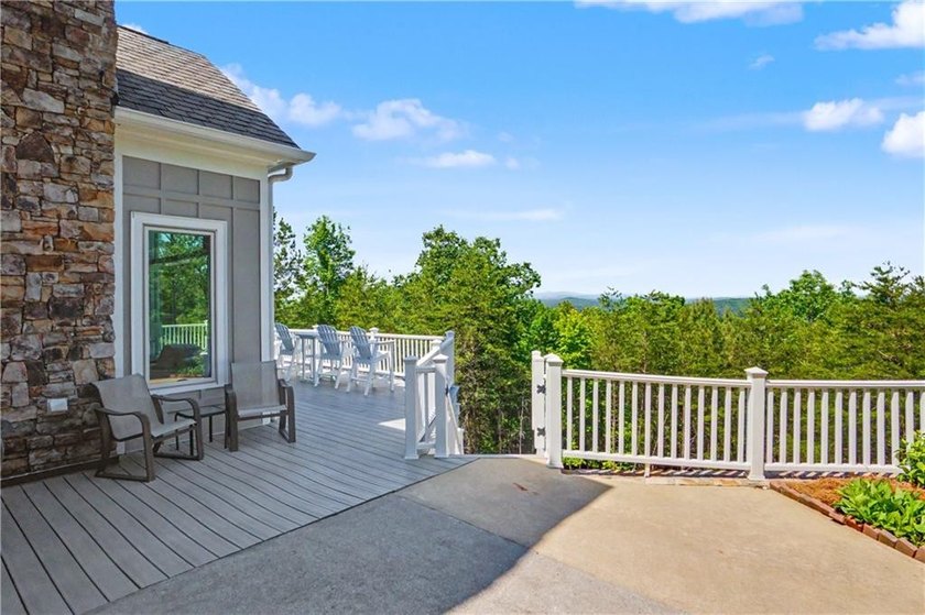 Welcome to an extraordinary private estate at 23 Waterside Drive - photo 24