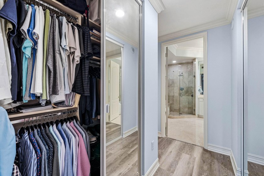 Experience luxury living in this beautifully renovated 2 bedroom - photo 29