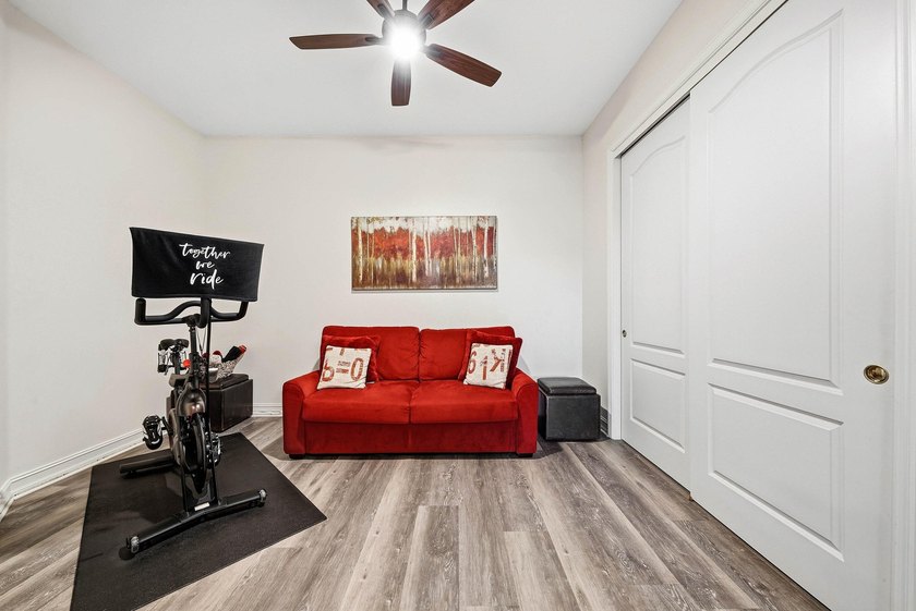 Experience luxury living in this beautifully renovated 2 bedroom - photo 34