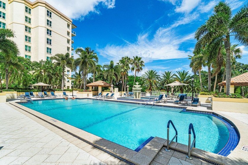 Experience luxury living in this beautifully renovated 2 bedroom - photo 39