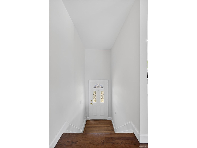 Welcome to this spacious renovated 5-bedroom, 2&amp; half-bathroom - photo 4