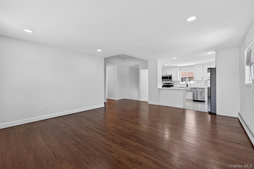 Welcome to this spacious renovated 5-bedroom, 2&amp; half-bathroom - photo 7