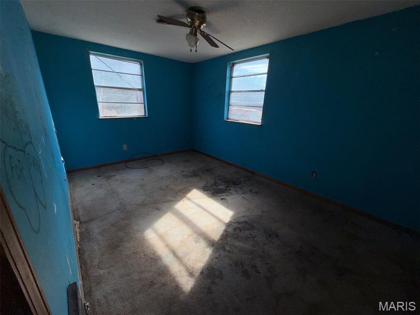 Don't miss this opportunity to own a 3-bedroom, 2-bathroom - photo 12