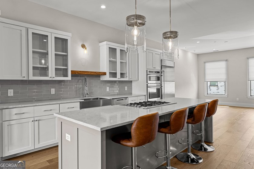 Indulge in luxury at this exquisite Triangle Park townhome. It's - photo 5
