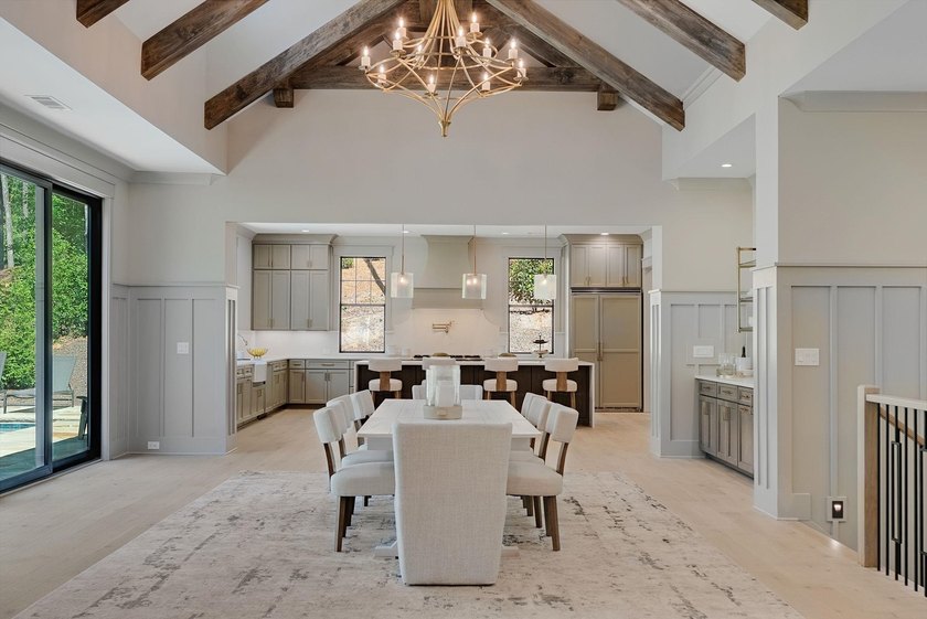 PRIVACY. CRAFTSMANSHIP. LIFESTYLE. NEW CUSTOM HOME PERFECTLY - photo 16