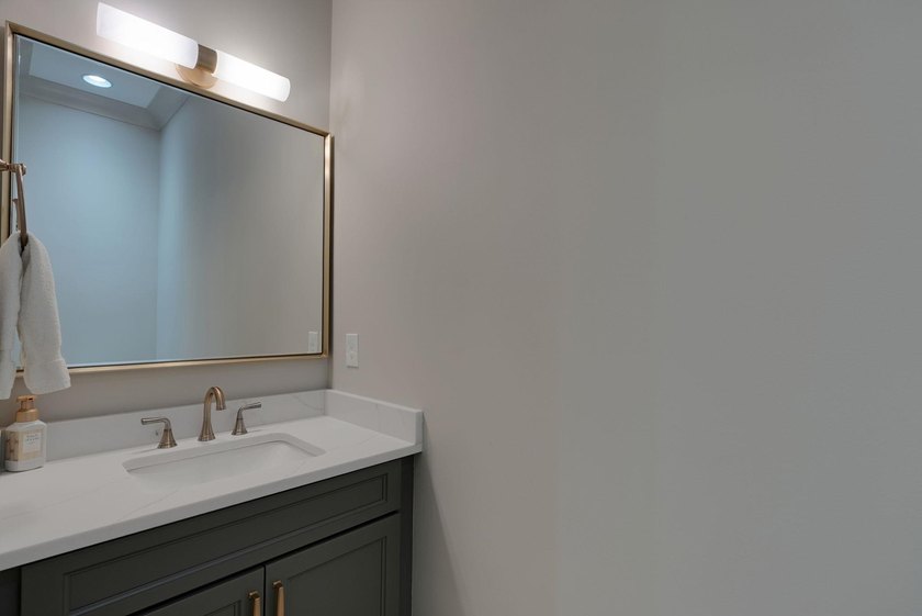PRIVACY. CRAFTSMANSHIP. LIFESTYLE. NEW CUSTOM HOME PERFECTLY - photo 39