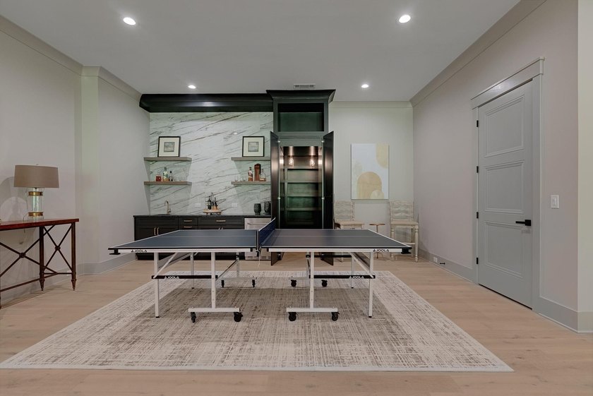 PRIVACY. CRAFTSMANSHIP. LIFESTYLE. NEW CUSTOM HOME PERFECTLY - photo 48
