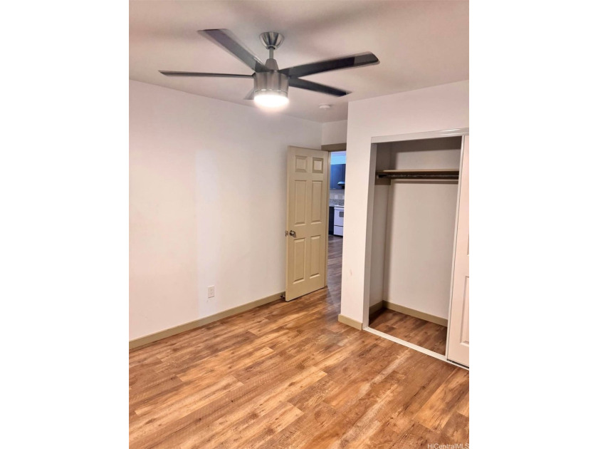 Rare opportunity to own two newer homes on a spacious lot, ideal - photo 4