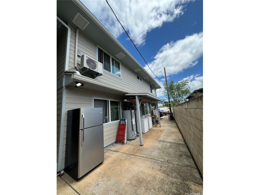 Rare opportunity to own two newer homes on a spacious lot, ideal - photo 10