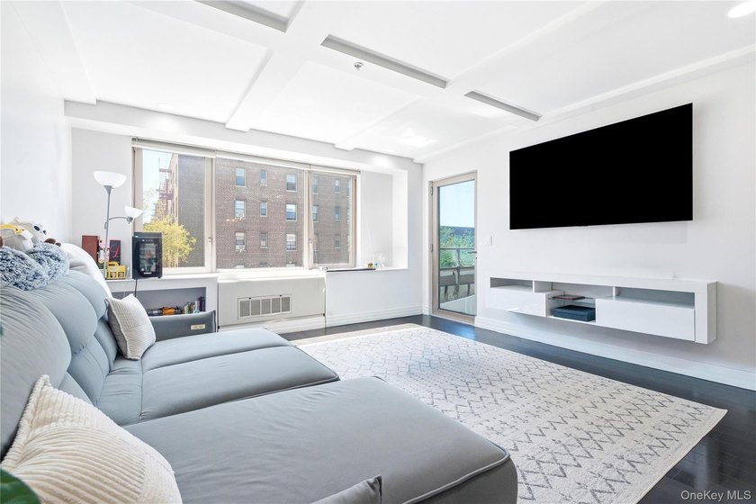 Penthouse living done right at Novo 64 in Forest Hills. This - photo 15