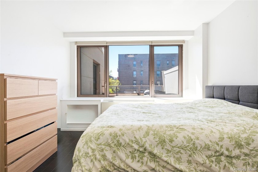 Penthouse living done right at Novo 64 in Forest Hills. This - photo 20