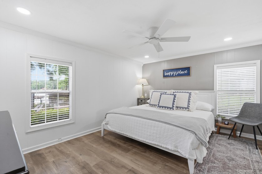 Welcome to your private lakefront retreat, perfectly positioned - photo 23