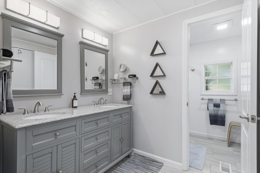 Welcome to your private lakefront retreat, perfectly positioned - photo 25