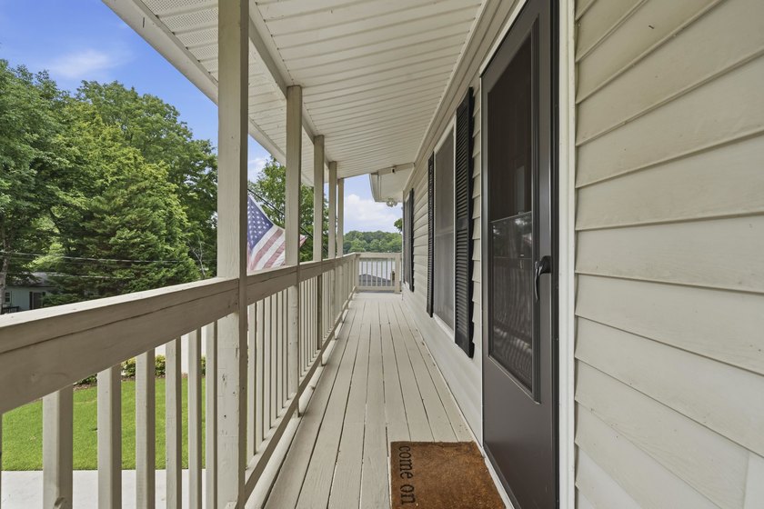 Welcome to your private lakefront retreat, perfectly positioned - photo 38