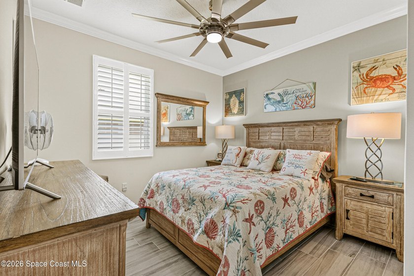 Stunning updated 4/3/3 home has 2,324 sq. ft. of modern comfort - photo 17