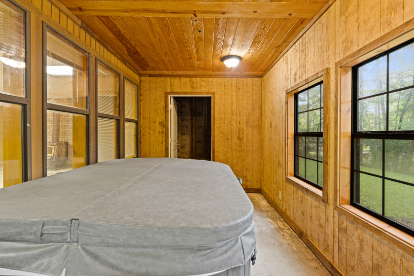 Hot Tub - photo 43