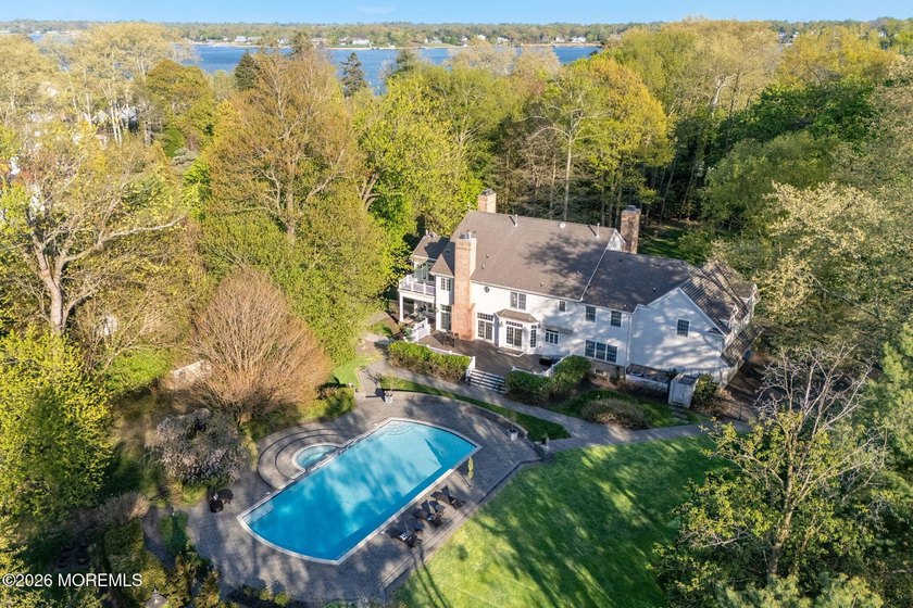 THE ULTIMATE PRIVATE RESORT. Handsome Colonial estate set on 2 - photo 4
