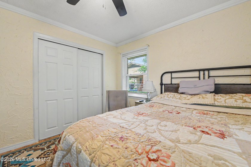 Welcome HOME ! This beautifully updated 3-bedroom, 2-bathroom - photo 15