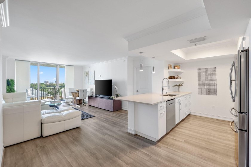 Welcome to Unit 609 at Palmetto Place, a beautifully maintained - photo 5
