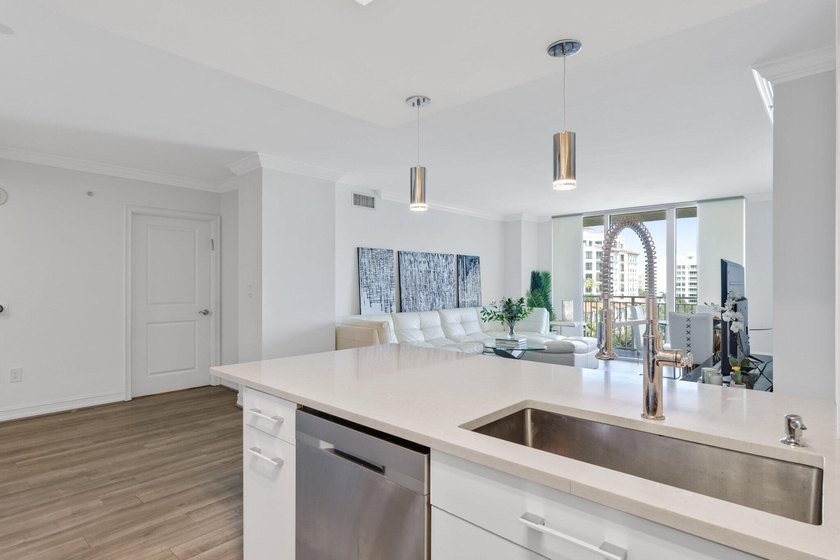 Welcome to Unit 609 at Palmetto Place, a beautifully maintained - photo 10