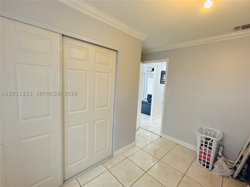 Welcome to this beautiful townhouse with 3 bedrooms and 2 - photo 11