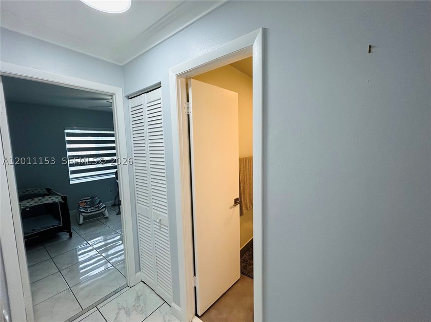 Welcome to this beautiful townhouse with 3 bedrooms and 2 - photo 12