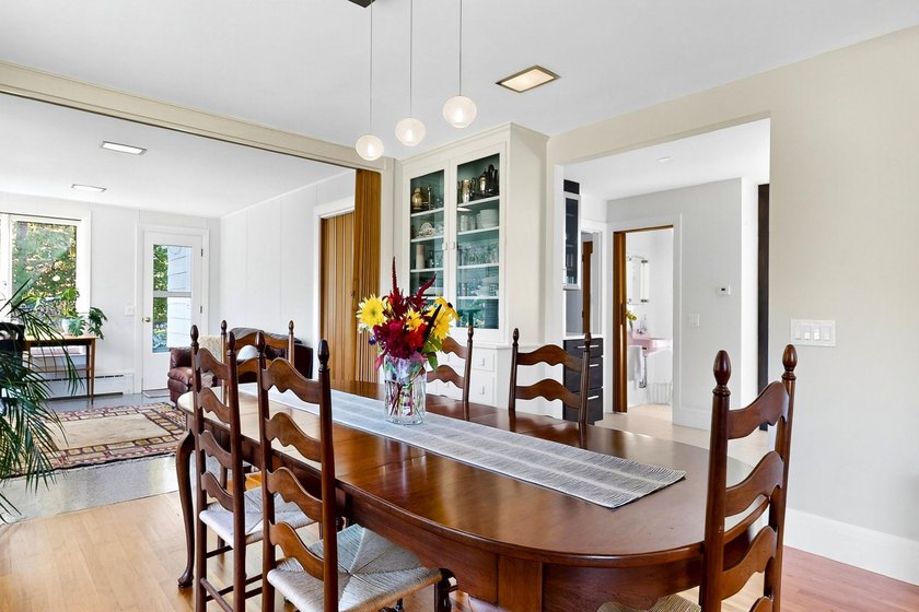 Looking for single level living in the heart of Falmouth? Look - photo 13