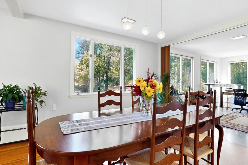 Looking for single level living in the heart of Falmouth? Look - photo 14