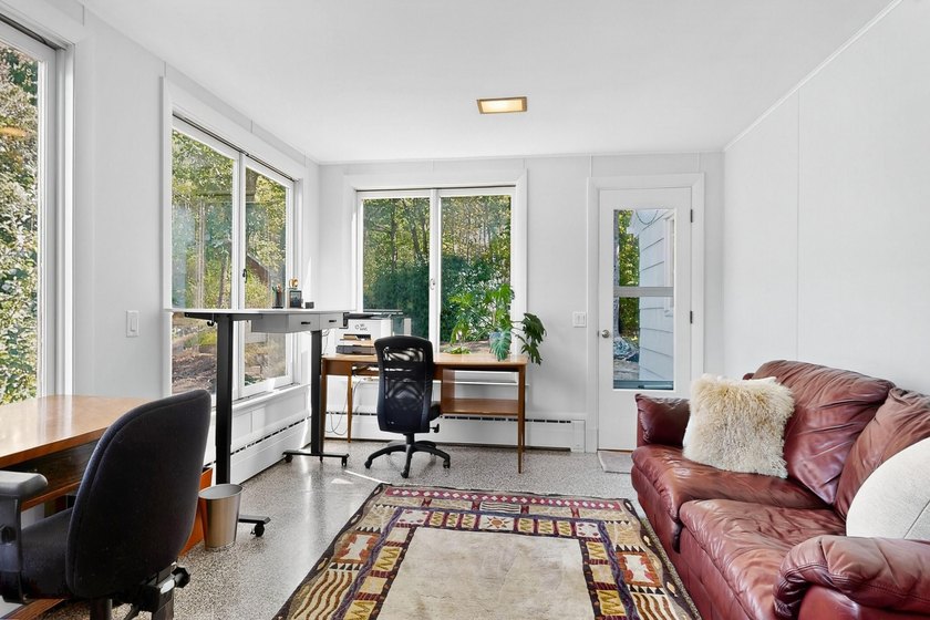 Looking for single level living in the heart of Falmouth? Look - photo 16