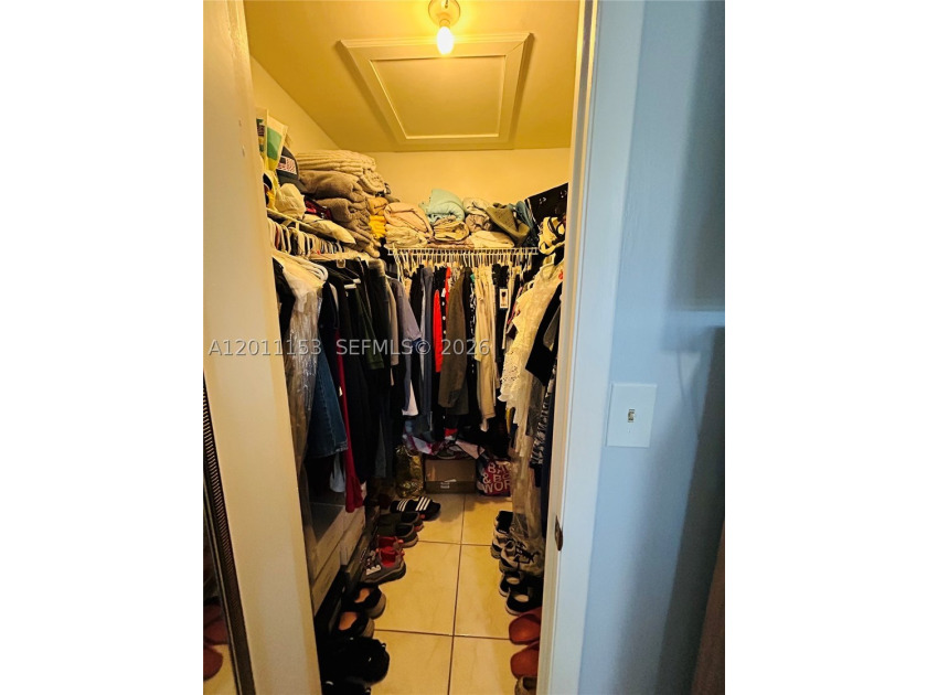 Welcome to this beautiful townhouse with 3 bedrooms and 2 - photo 19