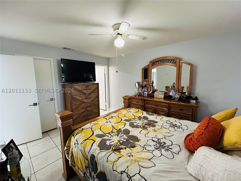 Welcome to this beautiful townhouse with 3 bedrooms and 2 - photo 23