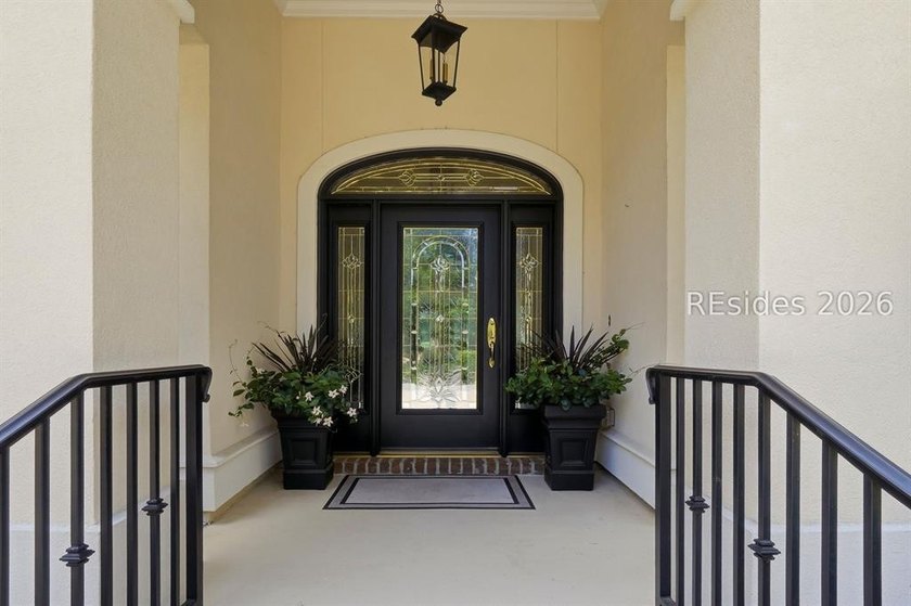 Enjoy effortless golf course living in this beautifully updated - photo 4