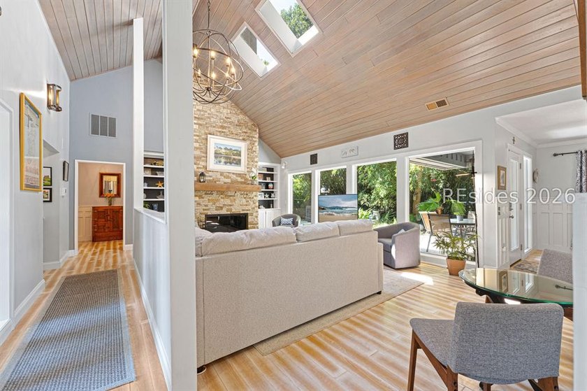 Welcome to this calming, nature oriented, three bedroom, three - photo 4