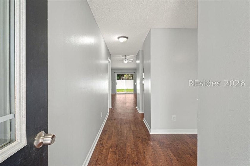 Welcome home to this beautiful 1,600-square-foot, single-level - photo 5