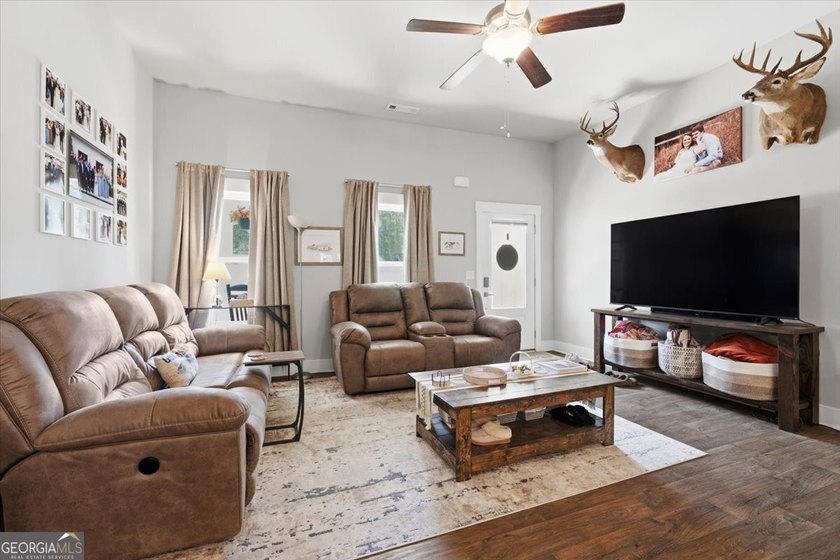 In this beautiful Craftsman ranch, thoughtful design meets - photo 14