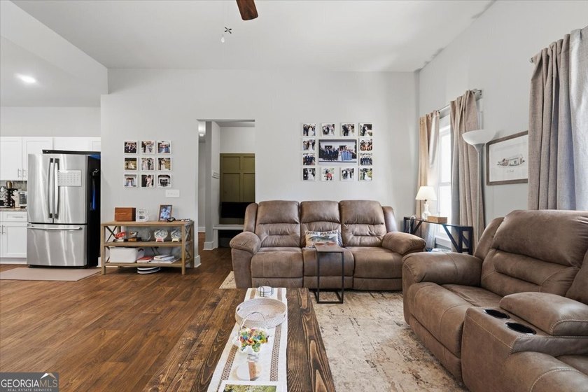 In this beautiful Craftsman ranch, thoughtful design meets - photo 17