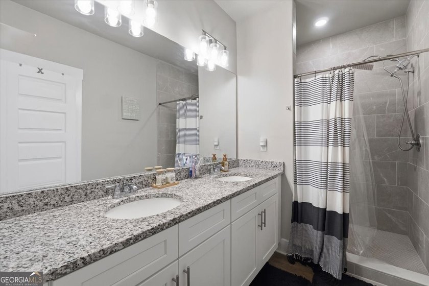 In this beautiful Craftsman ranch, thoughtful design meets - photo 20
