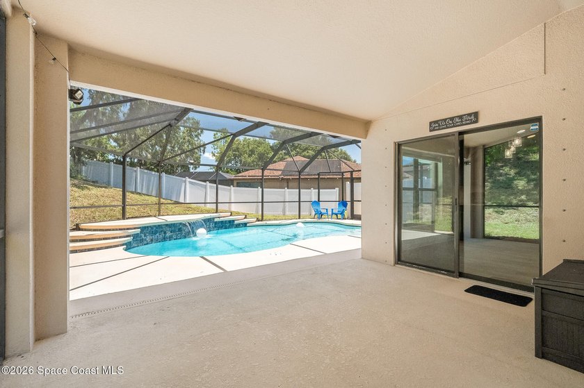 Beautiful 2017 concrete block home with attractive stucco and - photo 22