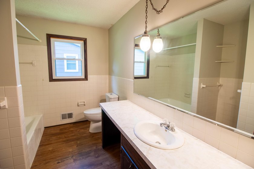 Welcome to this west-facing, move-in-ready split-entry home - photo 9