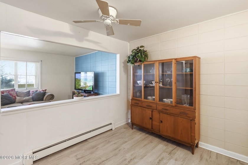 Charming 2-bedroom, 1-bath home in the Cedar Glen community! - photo 3