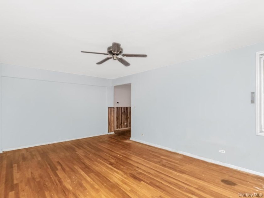 Bring your vision and creativity to this charming studio located - photo 2