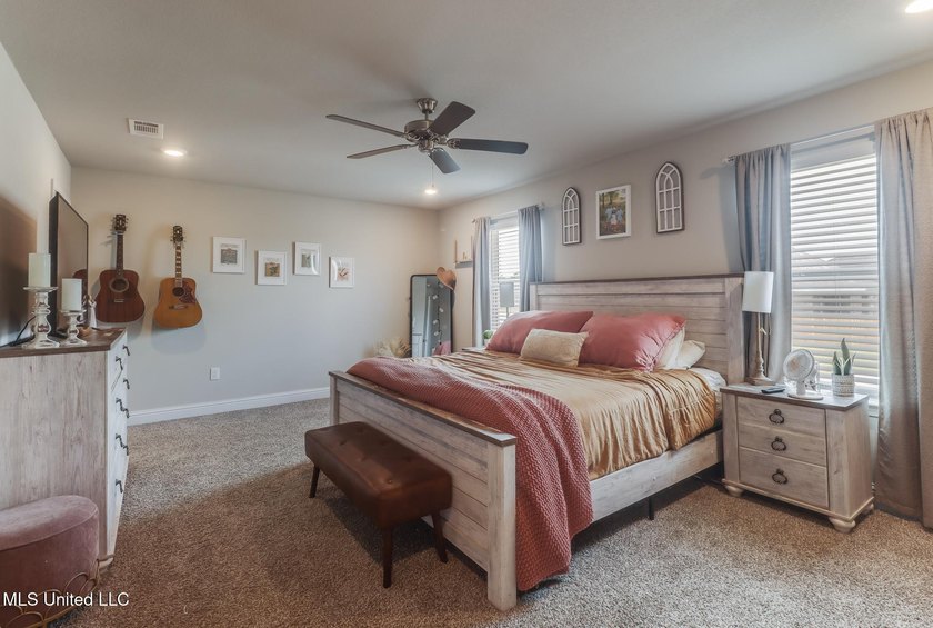 Welcome to the Flora floorplan, a thoughtfully designed - photo 13