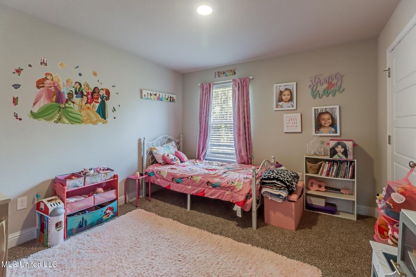 Welcome to the Flora floorplan, a thoughtfully designed - photo 17