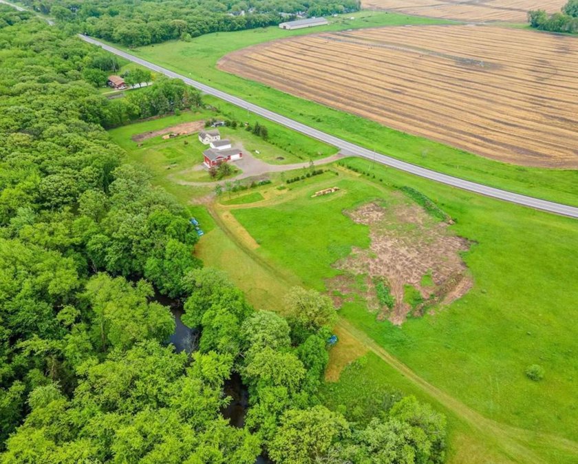 Rare opportunity to own a beautiful 28-acre parcel ideally - photo 3