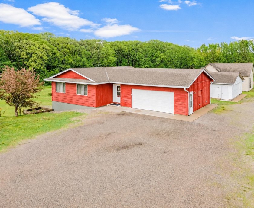 Rare opportunity to own a beautiful 28-acre parcel ideally - photo 6