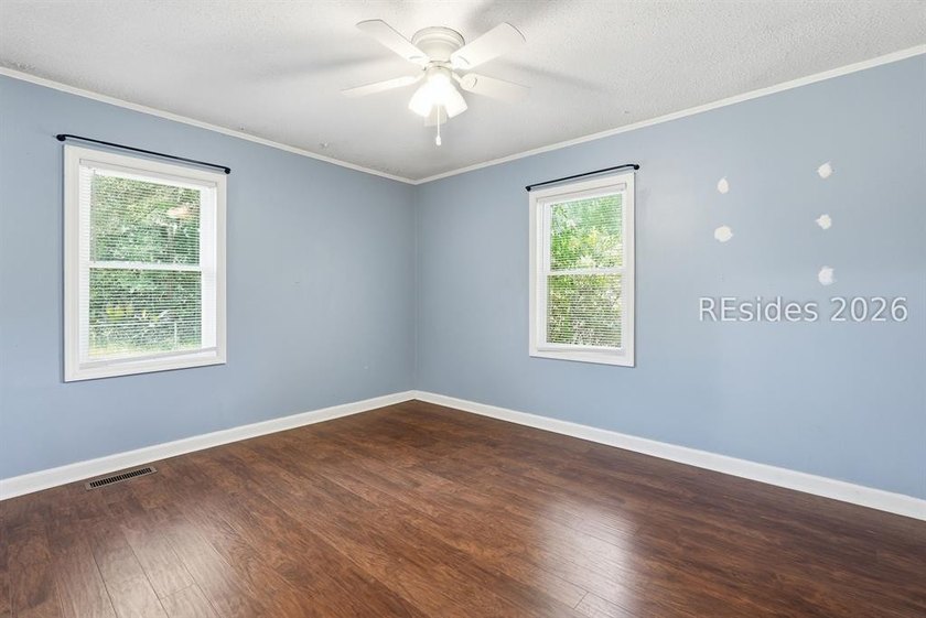 This 1,220-square-foot home in Beaufort offers a rare - photo 16