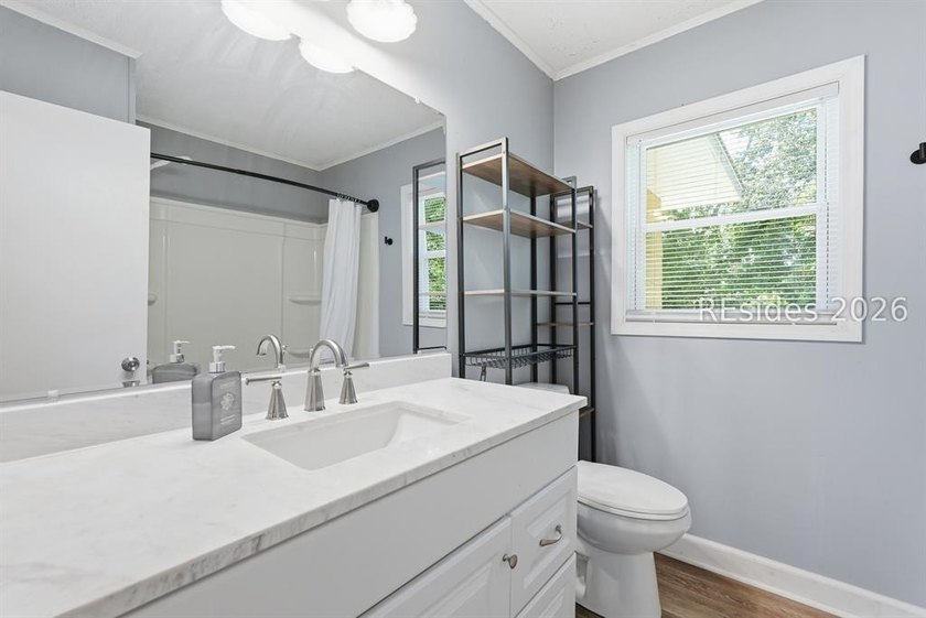 This 1,220-square-foot home in Beaufort offers a rare - photo 19