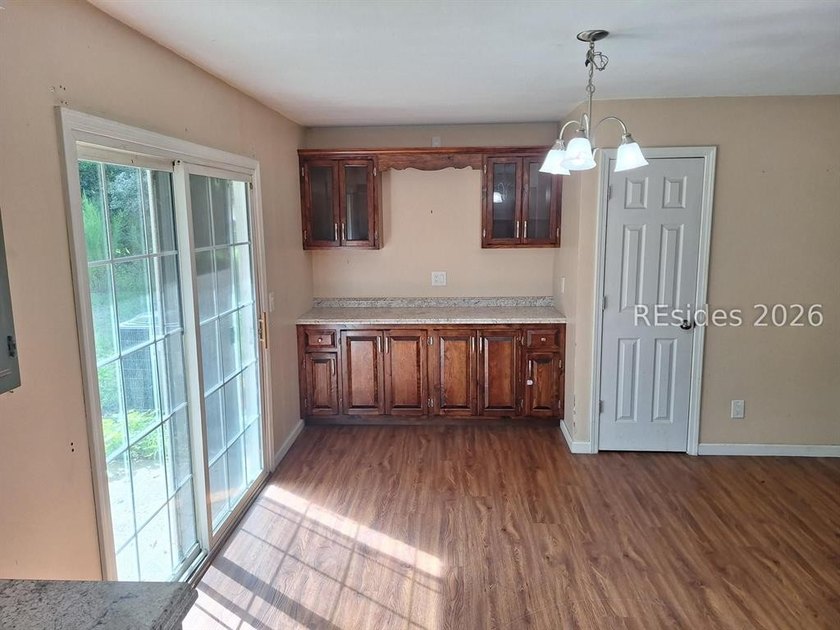 Come see this 3 Bedroom &amp; 2 Bath home in desirable Pinewood - photo 4