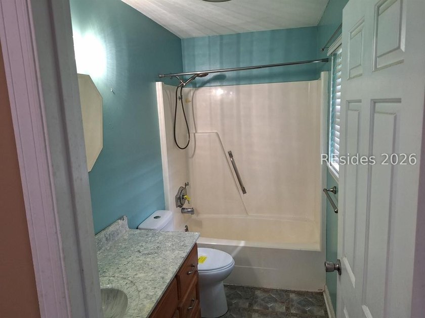 Come see this 3 Bedroom &amp; 2 Bath home in desirable Pinewood - photo 7